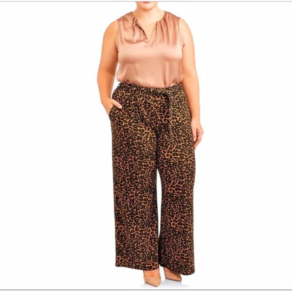 Leopard print wide leg pants (petite)
